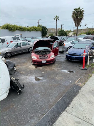 Cash For Cars JunkYard in Santa Ana (CA) - photo 4