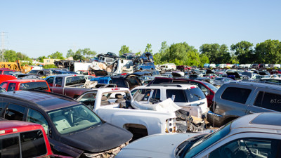 Two Little Bee's Auto Parts JunkYard in Indianapolis (IN) - photo 2