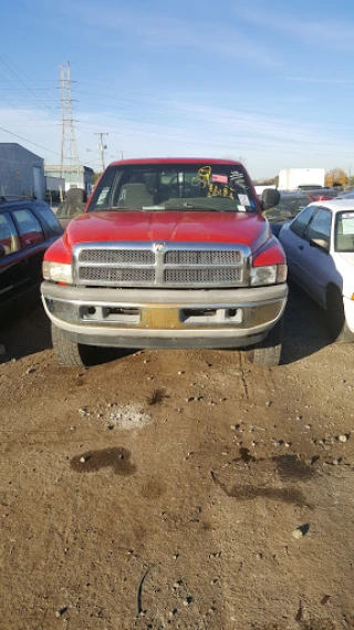 Two Little Bee's Auto Parts JunkYard in Indianapolis (IN) - photo 4