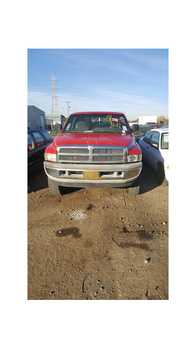 Two Little Bee's Auto Parts JunkYard in Indianapolis (IN) - photo 4