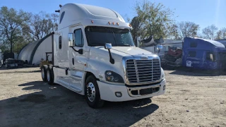 Trucks Square Inc JunkYard in Cloverleaf (TX) - photo 4