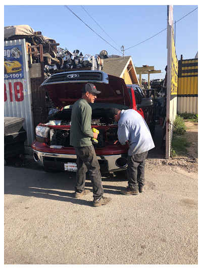 4 J's Auto Dismantling JunkYard in Torrance (CA) - photo 1