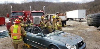 Bob's Auto & Salvage JunkYard in Pittsburgh (PA) - photo 2