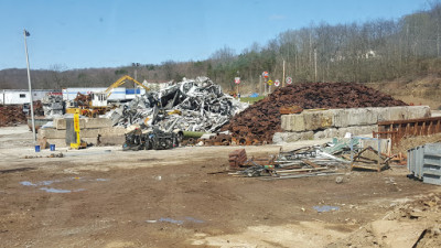 Bob's Auto & Salvage JunkYard in Pittsburgh (PA) - photo 3