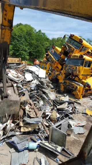 Bob's Auto & Salvage JunkYard in Pittsburgh (PA) - photo 4