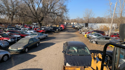 New Deal Auto Salvage JunkYard in Waterloo (IA) - photo 1