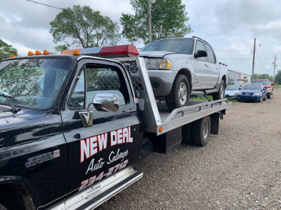 New Deal Auto Salvage JunkYard in Waterloo (IA) - photo 4