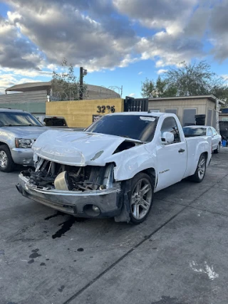 El Valle Auto Parts JunkYard in Phoenix (AZ) - photo 1