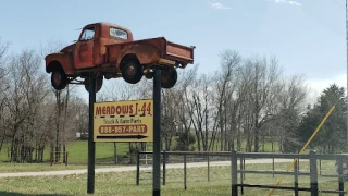 Meadows I-44 Truck & Auto Parts JunkYard in Springfield (MO) - photo 2