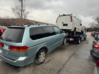 Sanchez Auto and Wreckers INC JunkYard in Chicago (IL) - photo 1