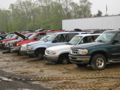 Route 14 Auto Parts JunkYard in Chicago (IL) - photo 2