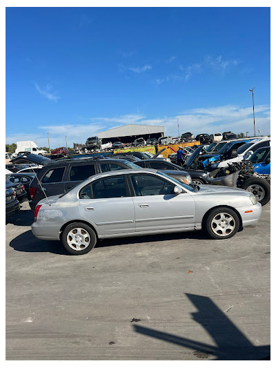 Lauderhill junk cars pay&tow JunkYard in Fort Lauderdale (FL) - photo 1