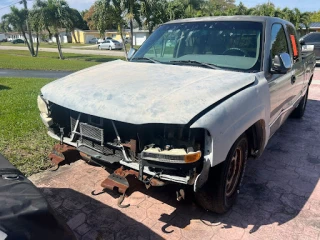 Lauderhill junk cars pay&tow JunkYard in Fort Lauderdale (FL) - photo 2