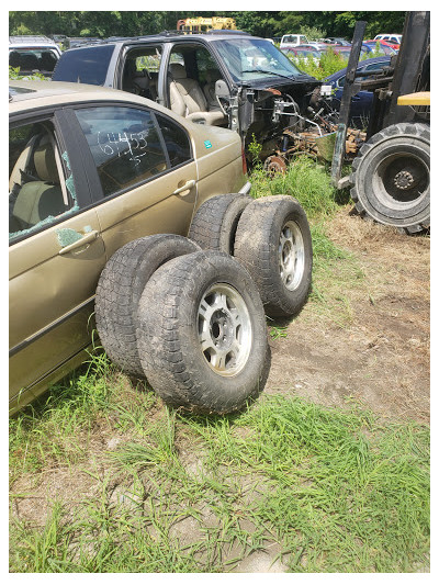 Threesome auto salvage JunkYard in Salisbury (MD) - photo 2