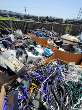 HAULS ALL RECYCLING JunkYard in Berkeley (CA) - photo 2