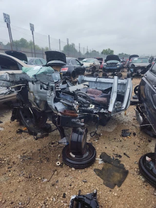 Primo Wrench A Part JunkYard in Austin (TX) - photo 2