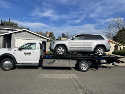 Fast Service Towing JunkYard in Sacramento (CA) - photo 2