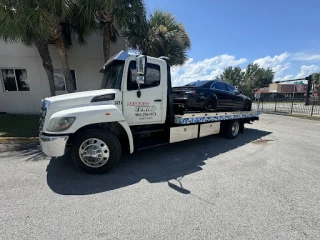 Paradise Towing & Transportation JunkYard in Jacksonville (FL) - photo 3