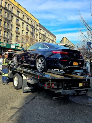 Empire State Towing JunkYard in Bronx (NY) - photo 3