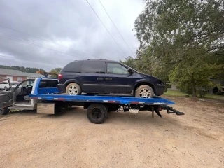 This is US Towing and Recovery L.L.C. JunkYard in Charlotte (NC) - photo 3