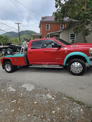 Gaylock Wrecker Service JunkYard in Charleston (WV) - photo 4