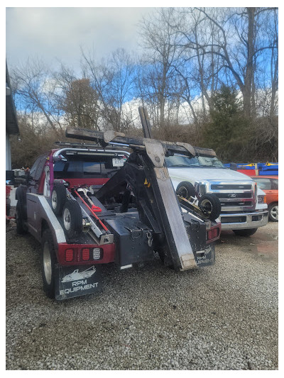 Bloomington Wrecker Service JunkYard in Bloomington (IN) - photo 3