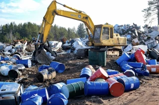 Hayward Auto Salvage JunkYard in Hayward (CA) - photo 3