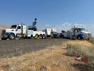 Northwestern Towing & Recovery JunkYard in Portland (OR) - photo 3