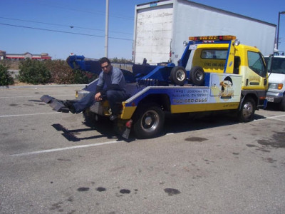 Golden Hawk Towing/Cash4Cars JunkYard in Fontana (CA) - photo 3