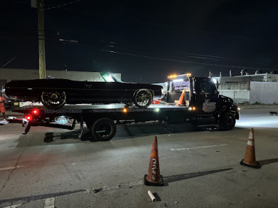 Amen Towing L.L.C. We Buy Junk Cars JunkYard in Miami (FL) - photo 2