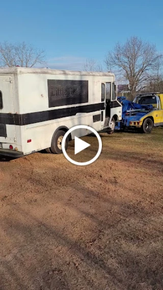 Leo's Towing LLC JunkYard in Columbia (SC) - photo 2