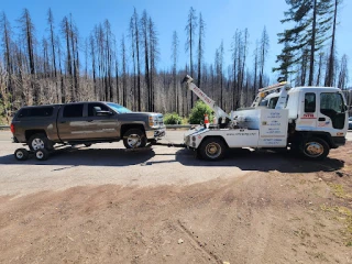 Santiam Towing and Recovery JunkYard in Gresham (OR) - photo 4