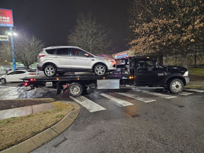 Hook Em' Up Towing JunkYard in Nashville (TN) - photo 3