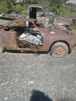 Frank Harrison & Son Auto JunkYard in Little Rock (AR) - photo 3