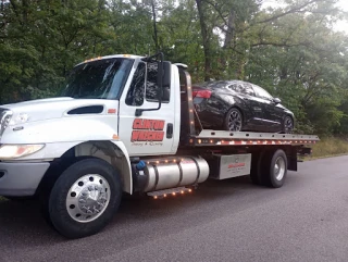 Clinton Wrecker Towing and Recovery JunkYard in Overland Park (KS) - photo 2