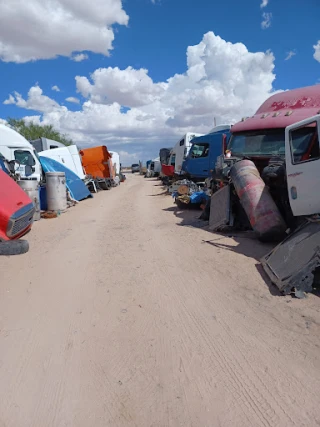 El Todo junk yard - photo 1