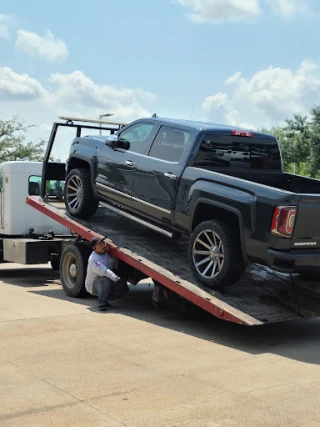 Alyssa Tow Truck and Semi Towing Company - Heavy Duty Towing, Auto Towing Service Company in Webster, TX JunkYard in League City (TX) - photo 3