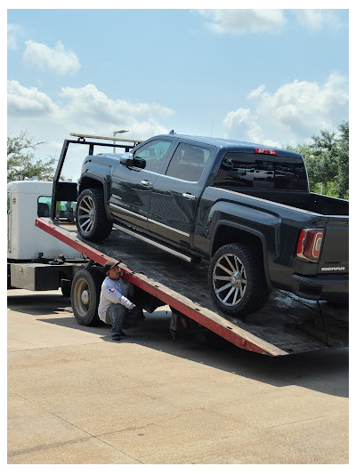 Alyssa Tow Truck and Semi Towing Company - Heavy Duty Towing, Auto Towing Service Company in Webster, TX JunkYard in League City (TX) - photo 3