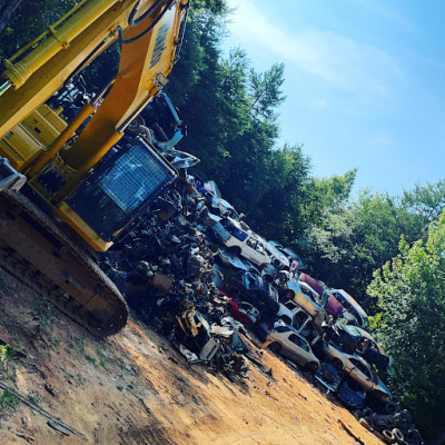 Strawberry Motor Company Inc JunkYard in Dallas (TX) - photo 3