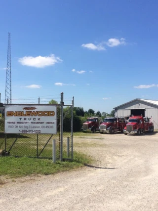 Englewood Truck Towing and Recovery - photo 1