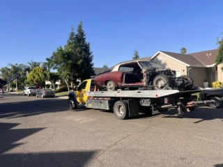 Angel's Towing JunkYard in Merced (CA) - photo 4