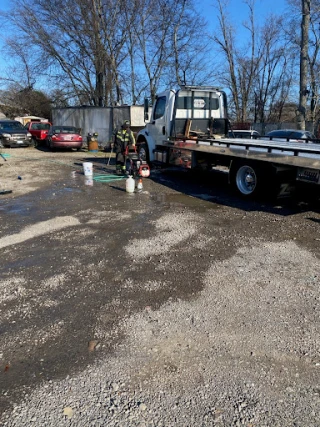 Dicksons Towing and Recovery JunkYard in Nashville (TN) - photo 3