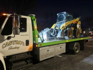 Castro's Towing JunkYard in Fort Worth (TX) - photo 2