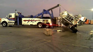 Signature Towing - photo 1