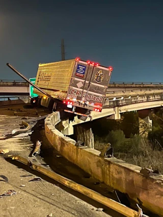 Signature Towing JunkYard in Plano (TX) - photo 4