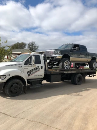 Rodriguez Towing Services: Gruas en Austin, TX JunkYard in Austin (TX) - photo 2