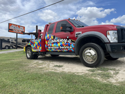 Johnny’s Wrecker Service JunkYard in Austin (TX) - photo 2