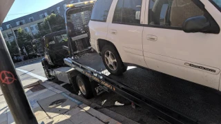 Glenn's Auto Service & Towing JunkYard in Baltimore (MD) - photo 2