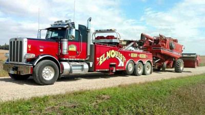 Elmquist Towing Company JunkYard in Des Moines (IA) - photo 2