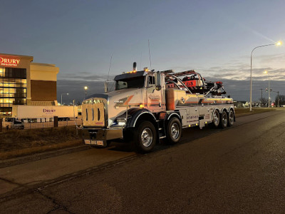 Reynolds Towing Service JunkYard in Champaign (IL) - photo 2